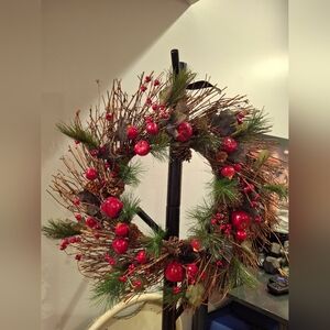Festive Red and Green Holiday Wreath With Apples